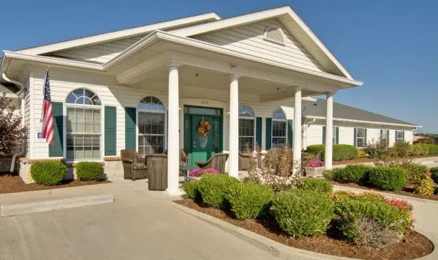 Lakewood Senior Living — Assisted Living — Birmingham, AL photo