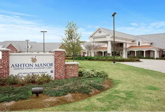 Summerhouse Ashton Manor — Assisted Living — Luling, LA photo