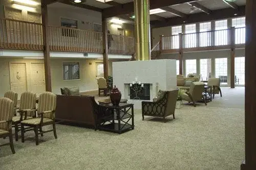 Arbor Court Retirement Community at Alvamar — Independent Living — Lawrence, KS photo