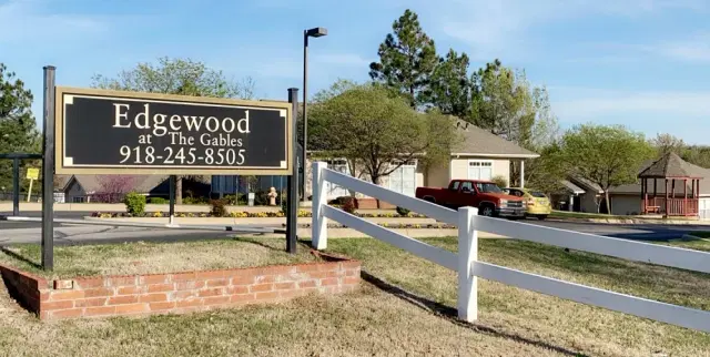 Edgewood at the Gables — Independent Living — Tulsa, OK photo