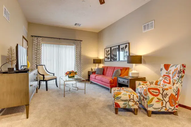 Evergreen Crossings Retirement Community — Independent Living — South Windsor, CT photo