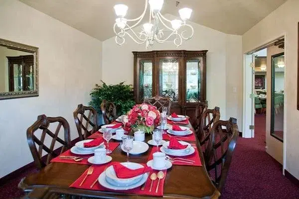 Holiday Echo Ridge — Independent Living — Knoxville, TN photo