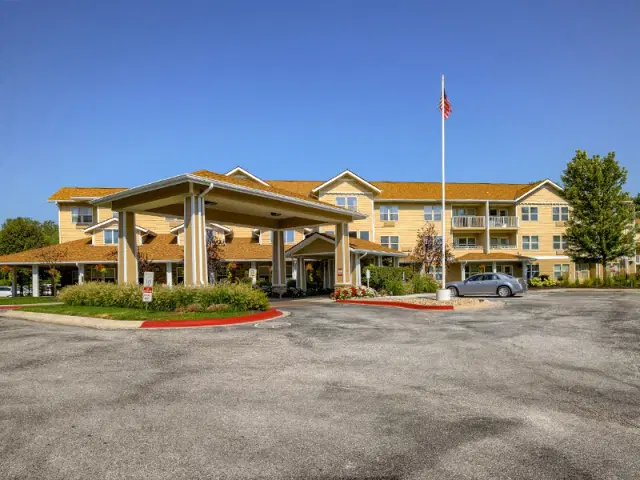 Holiday Rolling Hills Ranch — Independent Living — Omaha, NE photo