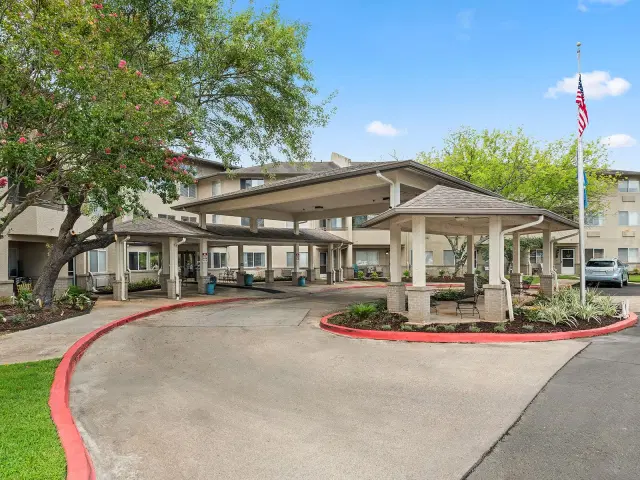 Holiday Summerfield Estates — Independent Living — Shreveport, LA photo