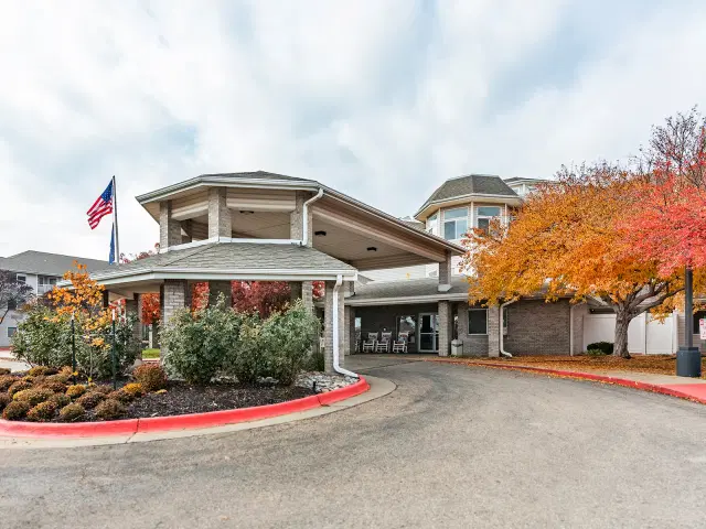 Holiday Thornton Place — Independent Living — Topeka, KS photo
