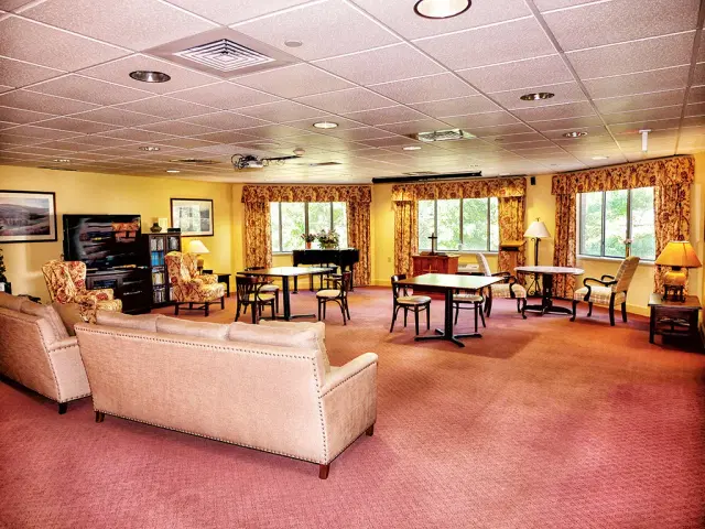 Holiday Walnut Woods — Independent Living — Boyertown, PA photo