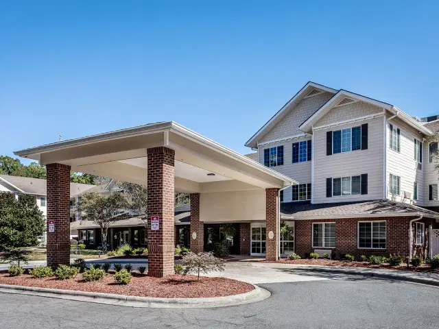 Holiday Willow Grove — Independent Living — Matthews, NC photo
