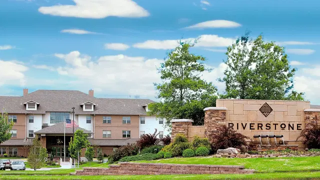 Riverstone — Independent Living — Kansas City, MO photo