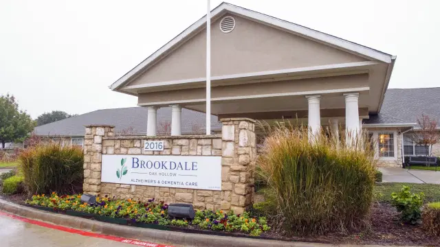 Brookdale Oak Hollow — Memory Care — Bedford, TX photo